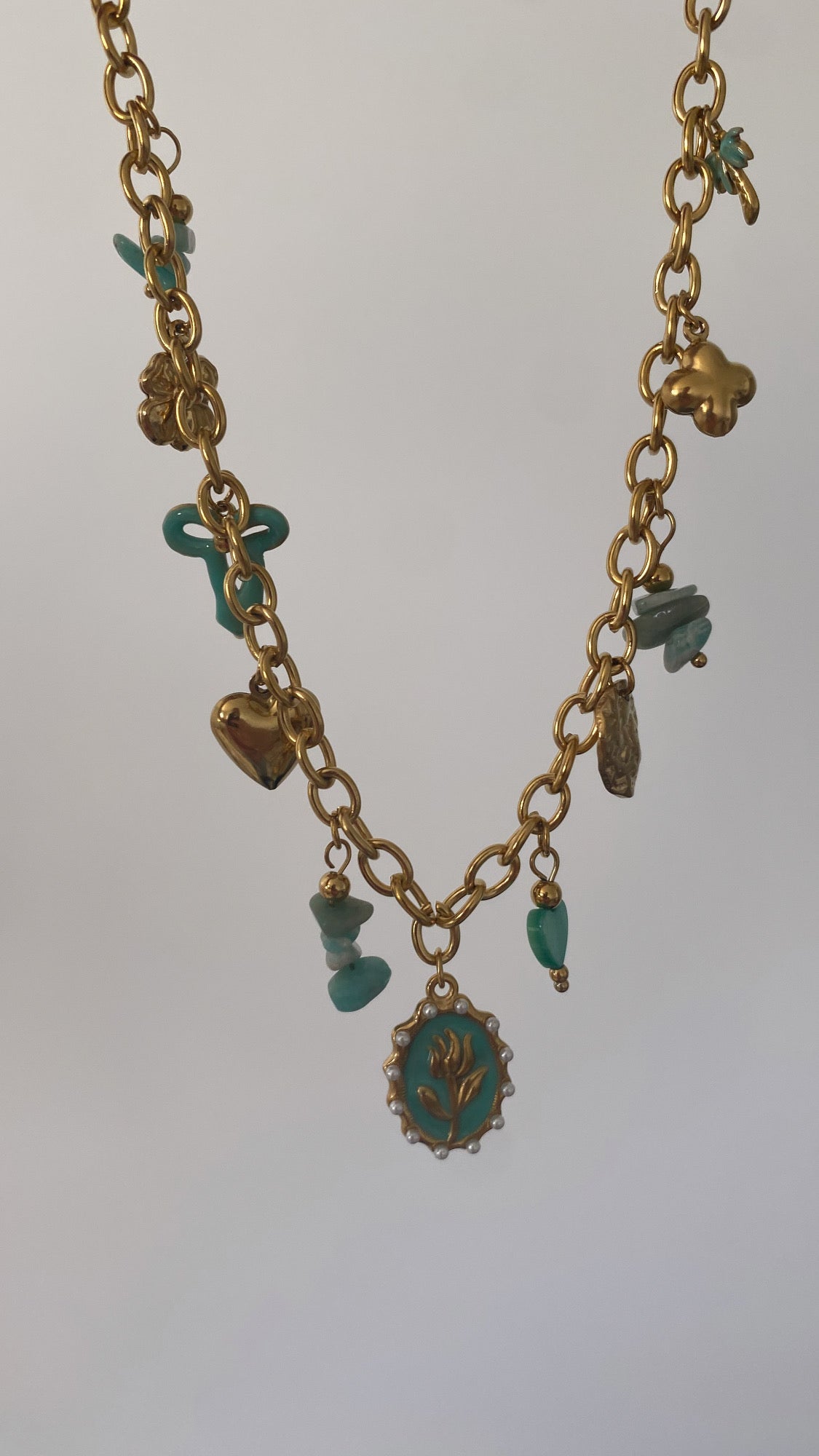 Collier Isra